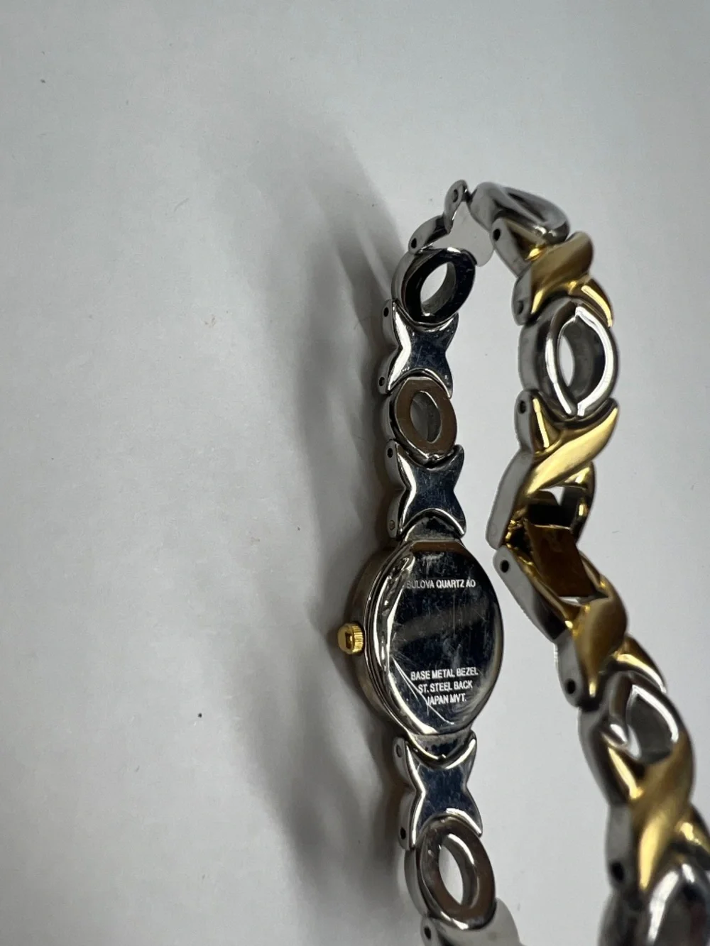 Bulova Womens Two Tone Quartz Watch Hugs Kisses XOXO Heavy Scratched Glass PARTS